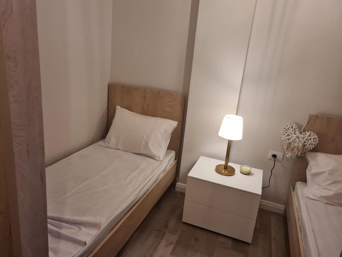 Old Beach Apartment Vlora Extérieur photo